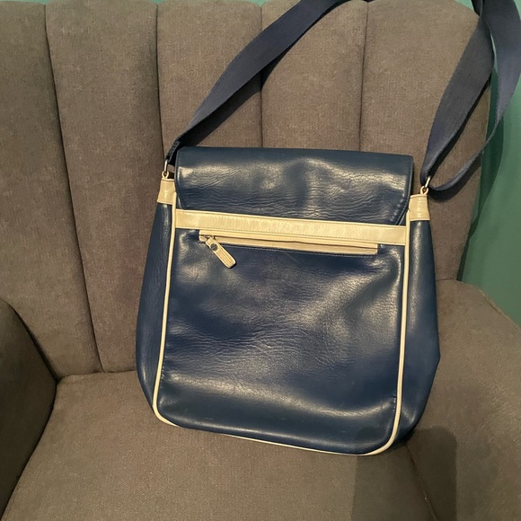 GUESS - VINTAGE BAG (Unisex) - Picture 4 of 8